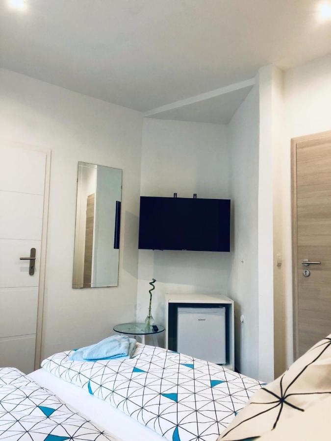 Homestay Am Markt Аденау Екстериор снимка